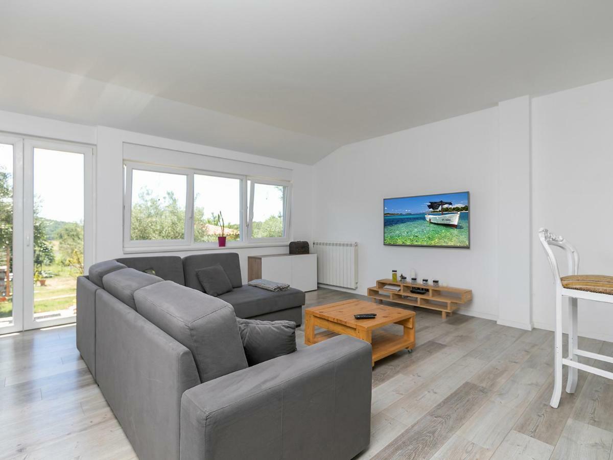 Oliver Art Apartment Porec Esterno foto