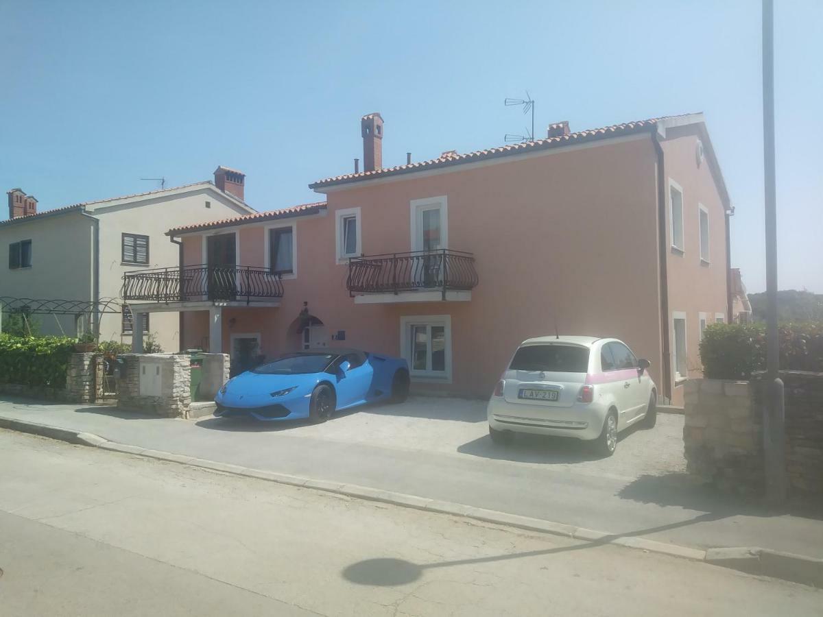 Oliver Art Apartment Porec Esterno foto
